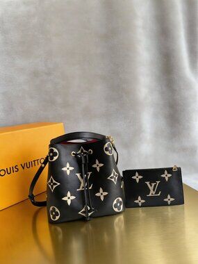 Louis Vuitton  MM Monogram Empreinte Black